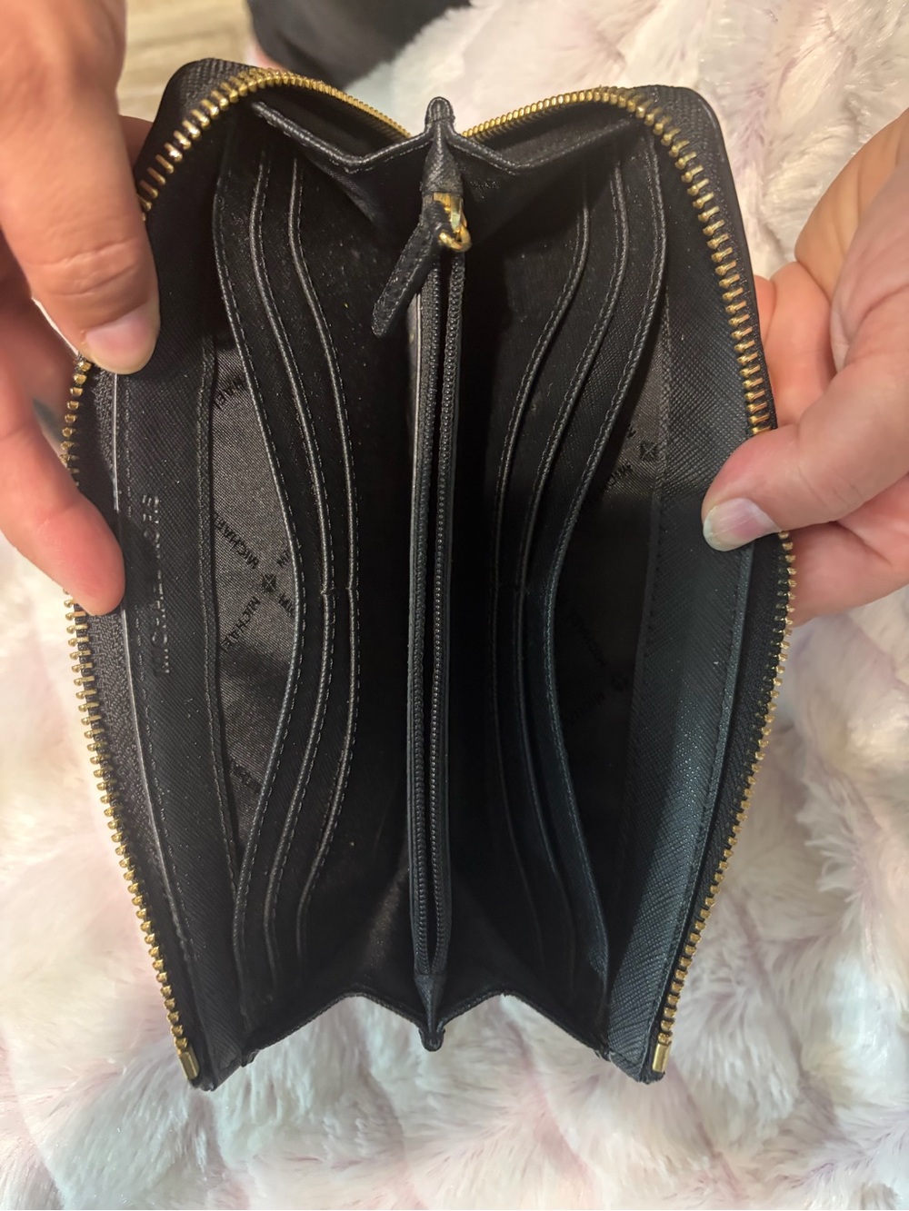 Michael Kors Black Leather Zip Clutch Wallet with Gold Logo - Picture 2 of 4